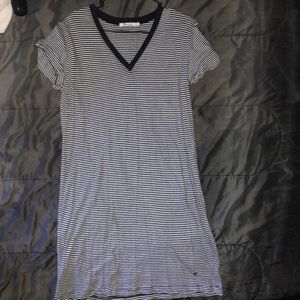 Striped v-neck Tshirt dress